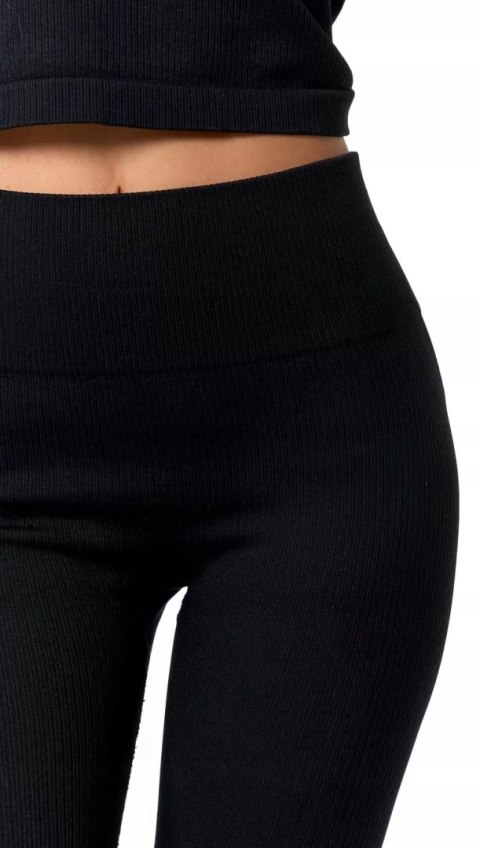 Sportowe legginsy damskie w PRĄŻKI z wysokim stanem MORAJ - L/XL Sportowe legginsy damskie w PRĄŻKI z wysokim stanem MORAJ - L/XL