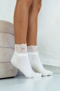 MILENA SKARPETKI DAMSKIE Z SZEROKĄ KORONKĄ 1061