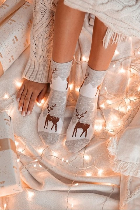 MILENA SKARPETKI DAMSKIE ŚWIĄTECZNE RENIFERY W ŚNIEŻNEJ KRAINIE 1283.005