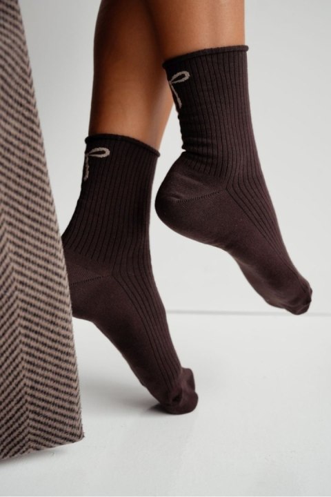 MILENA Skarpetki damskie bezuciskowe w prążek z kokardką 0200.193